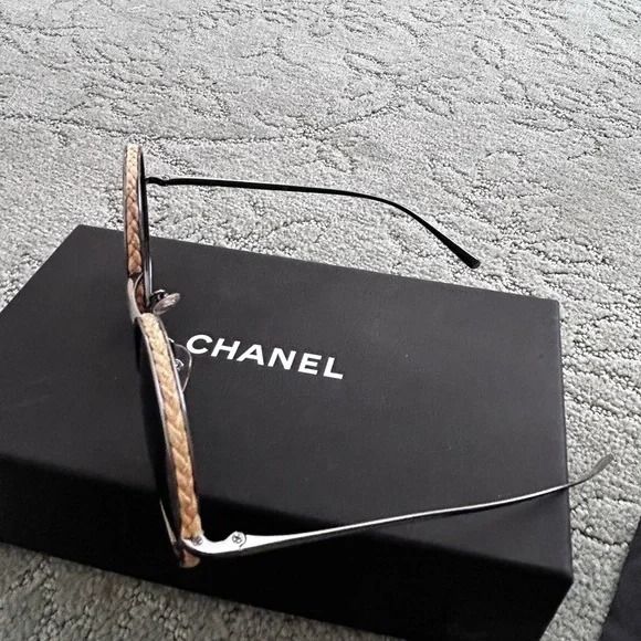 Chanel Black Round Sunglasses - Picture 2 of 9
